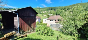 Pohled na dům a zahradní domek  - Prodej domu 178 m², Zlín