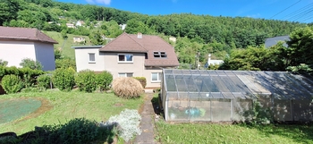 Pohled na dům ze zahrady - Prodej domu 178 m², Zlín