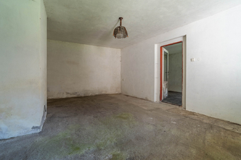Prodej domu 425 m², Zlátenka