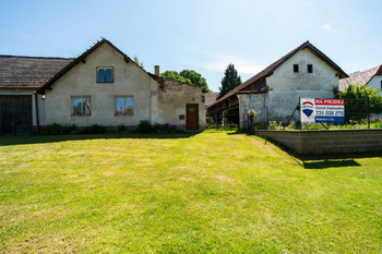 Prodej domu 425 m², Zlátenka