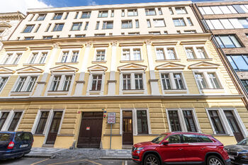 Pronájem bytu 2+kk v osobním vlastnictví 48 m², Praha 5 - Smíchov