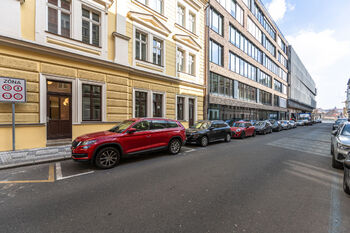 Pronájem bytu 2+kk v osobním vlastnictví 48 m², Praha 5 - Smíchov