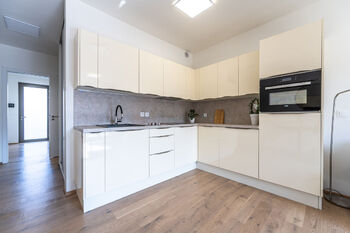 Pronájem bytu 2+kk v osobním vlastnictví 48 m², Praha 5 - Smíchov