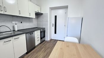 Pronájem bytu 1+kk v osobním vlastnictví 38 m², Praha 10 - Strašnice