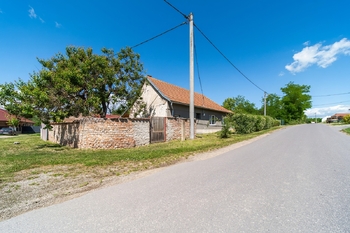Prodej rodinného domu 109 m² s pozemkem 685 m² v klidné části obce Božice - Prodej domu 109 m², Božice 