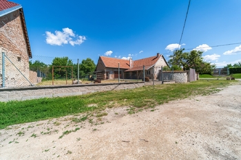 Prodej rodinného domu 109 m² s pozemkem 685 m² v klidné části obce Božice - Prodej domu 109 m², Božice