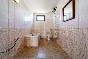 Prodej rodinného domu 109 m² s pozemkem 685 m² v klidné části obce Božice - Prodej domu 109 m², Božice