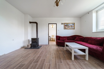 Prodej rodinného domu 109 m² s pozemkem 685 m² v klidné části obce Božice - Prodej domu 109 m², Božice