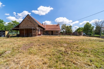 Prodej rodinného domu 109 m² s pozemkem 685 m² v klidné části obce Božice - Prodej domu 109 m², Božice