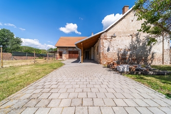 Prodej rodinného domu 109 m² s pozemkem 685 m² v klidné části obce Božice - Prodej domu 109 m², Božice