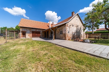 Prodej rodinného domu 109 m² s pozemkem 685 m² v klidné části obce Božice - Prodej domu 109 m², Božice