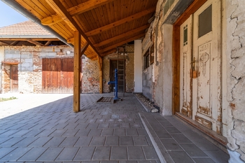 Prodej rodinného domu 109 m² s pozemkem 685 m² v klidné části obce Božice - Prodej domu 109 m², Božice