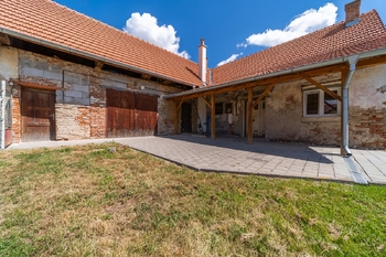 Prodej rodinného domu 109 m² s pozemkem 685 m² v klidné části obce Božice - Prodej domu 109 m², Božice
