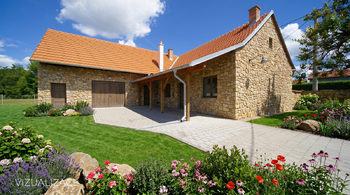 Prodej rodinného domu 109 m² s pozemkem 685 m² v klidné části obce Božice - Prodej domu 109 m², Božice