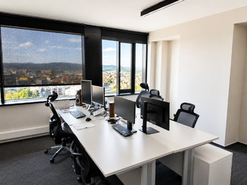 Pronájem kancelářských prostor 240 m², Brno