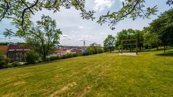 22. Úchvatné výhledy z parku Vítkov - Prodej bytu 3+kk v osobním vlastnictví 72 m², Praha 3 - Žižkov