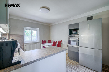 Prodej domu 258 m², Hrob