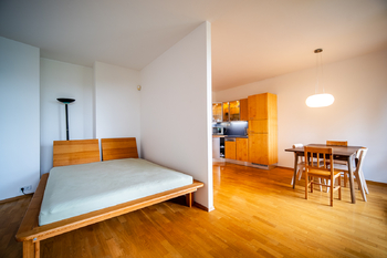 Prodej bytu 2+kk v osobním vlastnictví 53 m², Praha 5 - Smíchov