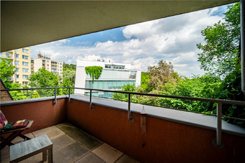 Terasa - Prodej bytu 2+kk v osobním vlastnictví 53 m², Praha 5 - Smíchov