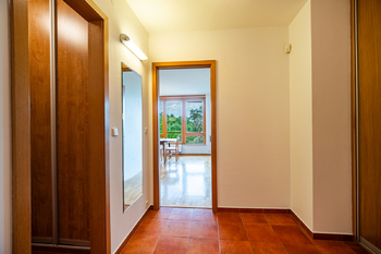 Chodba - Prodej bytu 2+kk v osobním vlastnictví 53 m², Praha 5 - Smíchov