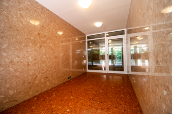 Společné prostory - Prodej bytu 2+kk v osobním vlastnictví 53 m², Praha 5 - Smíchov