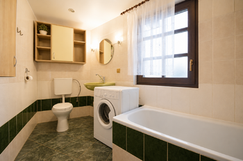 Koupelna - Prodej domu 236 m², Hradec Králové