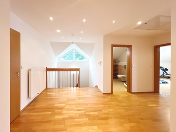Prodej domu 275 m², Zdiby