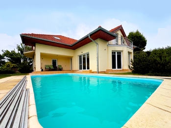 Prodej domu 275 m², Zdiby