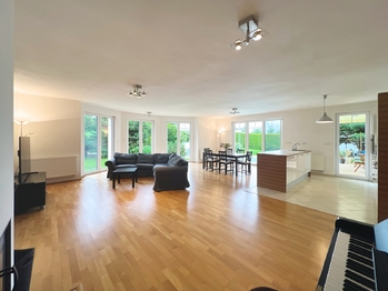 Prodej domu 275 m², Zdiby