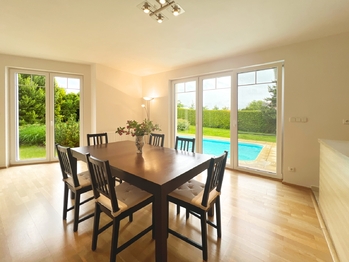 Prodej domu 275 m², Zdiby