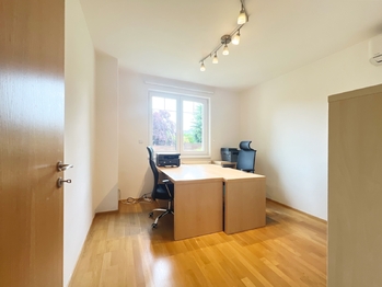 Prodej domu 275 m², Zdiby