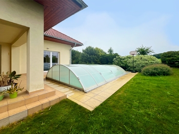 Prodej domu 275 m², Zdiby