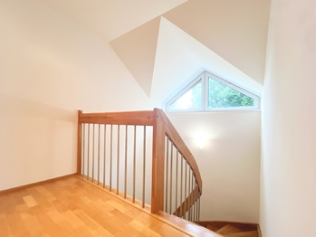 Prodej domu 275 m², Zdiby