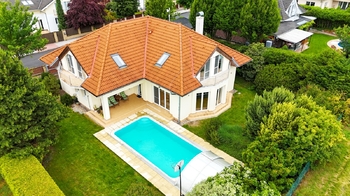 Prodej domu 275 m², Zdiby
