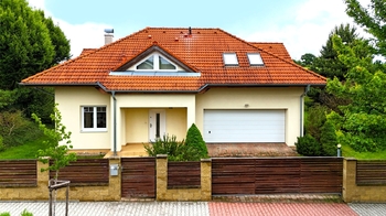 Prodej domu 275 m², Zdiby