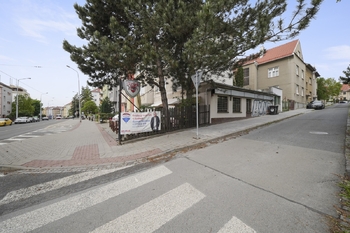 uliční pohled foto 4 - Prodej obchodních prostor, Brno