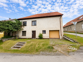 Prodej domu 192 m², Lužná