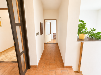 Prodej domu 192 m², Lužná