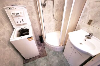 Koupelna - Pronájem bytu 3+1 v osobním vlastnictví 78 m², Brno
