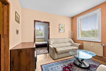 obývací pokoj - Prodej bytu 3+1 v osobním vlastnictví 63 m², Týn nad Vltavou