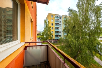 balkon - Prodej bytu 3+1 v osobním vlastnictví 63 m², Týn nad Vltavou
