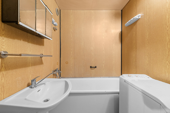 koupelna - Prodej bytu 3+1 v osobním vlastnictví 63 m², Týn nad Vltavou