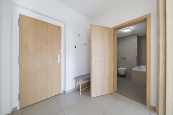 Prodej bytu 2+kk v osobním vlastnictví 47 m², Praha 10 - Uhříněves