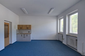 Pronájem kancelářských prostor 32 m², Želechovice nad Dřevnicí