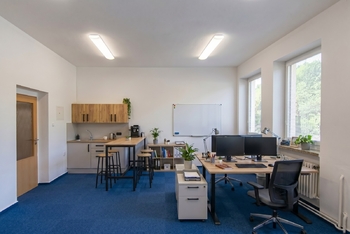 Pronájem kancelářských prostor 32 m², Želechovice nad Dřevnicí