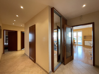 Prodej bytu 4+kk v osobním vlastnictví 104 m², Praha 10 - Záběhlice