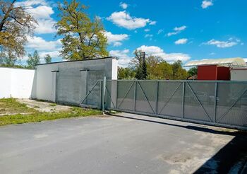 Automatická vrata při příjezdu do haly. - Pronájem skladovacích prostor, Hluboká nad Vltavou