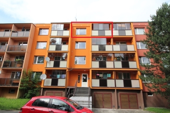 Hlavní vstup do domu - Prodej bytu 1+1 v osobním vlastnictví 31 m², Frýdek-Místek 