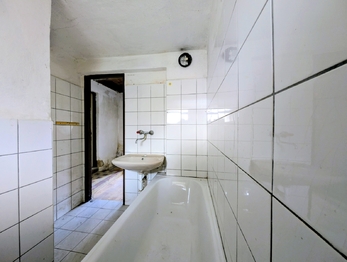 koupelna ... - Prodej domu 70 m², Okrouhlice