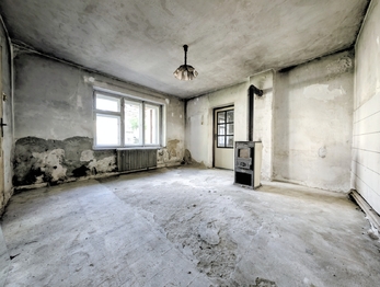 pokoj kde kuchyně byla ... - Prodej domu 70 m², Okrouhlice